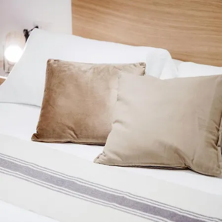 Myhomeincomo - Il Borgo Vico 56 アパート *
